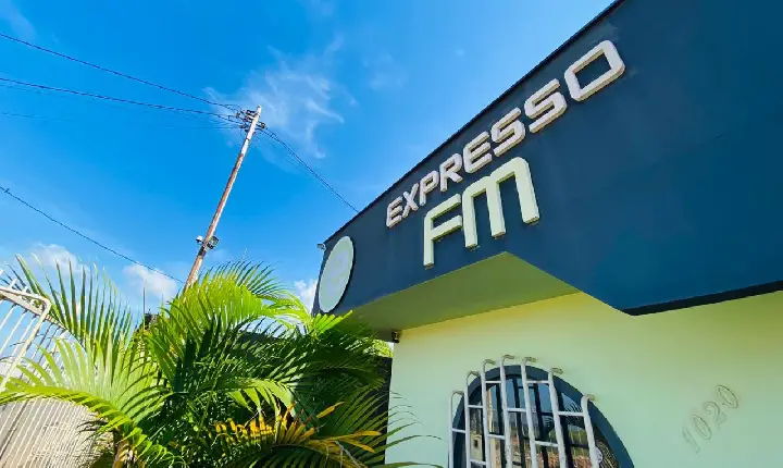 Rádio Expresso FM deve ter programação paralisada na próxima terça (16/05) por conta de manutenção na rede elétrica