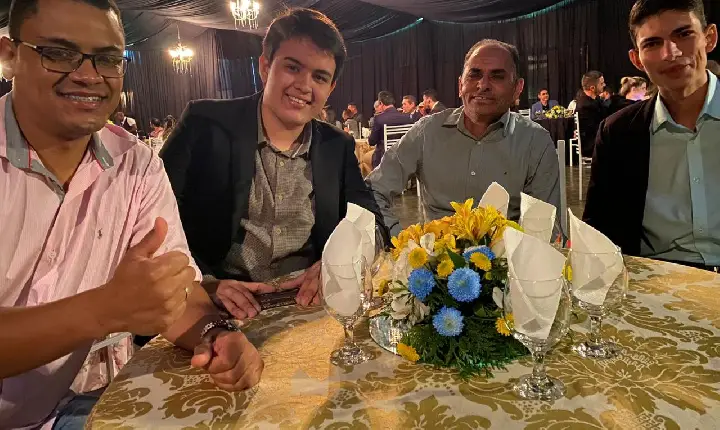 Rádio Expresso FM e Lucas Flausino vencem Prêmio Destaque