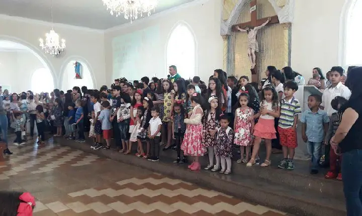 Semana Santa: segunda-feira é marcada por Celebração Eucarística com as crianças em Campos Altos