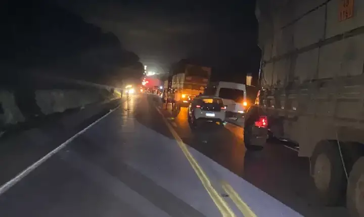 Série de acidentes deixa passageira de carro ferida na BR-262