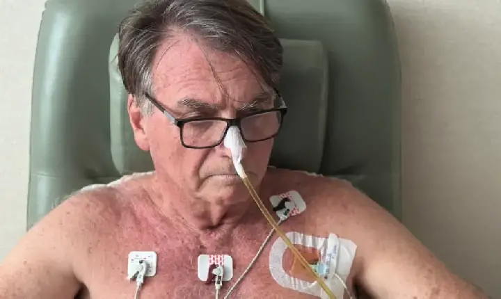 STF manda oficial intimar Bolsonaro após participação em live