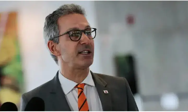 “Taxa das blusinhas”: Romeu Zema volta atrás e não aumenta o ICMS sobre importados em Minas Gerais