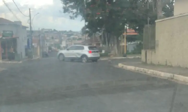 Veículos colidem em cruzamento próximo a Rodoviária, em Campos Altos