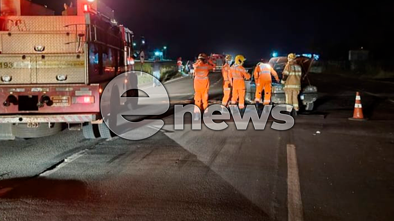 Colisão entre carros deixa quatro feridos na BR-262