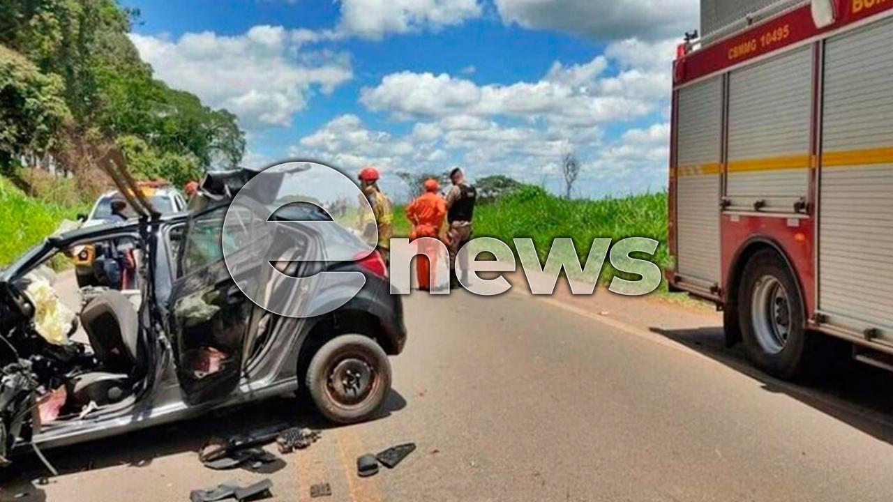 Homem e mulher que voltavam de festa em Capitólio morrem após carro colidir de frente com carreta