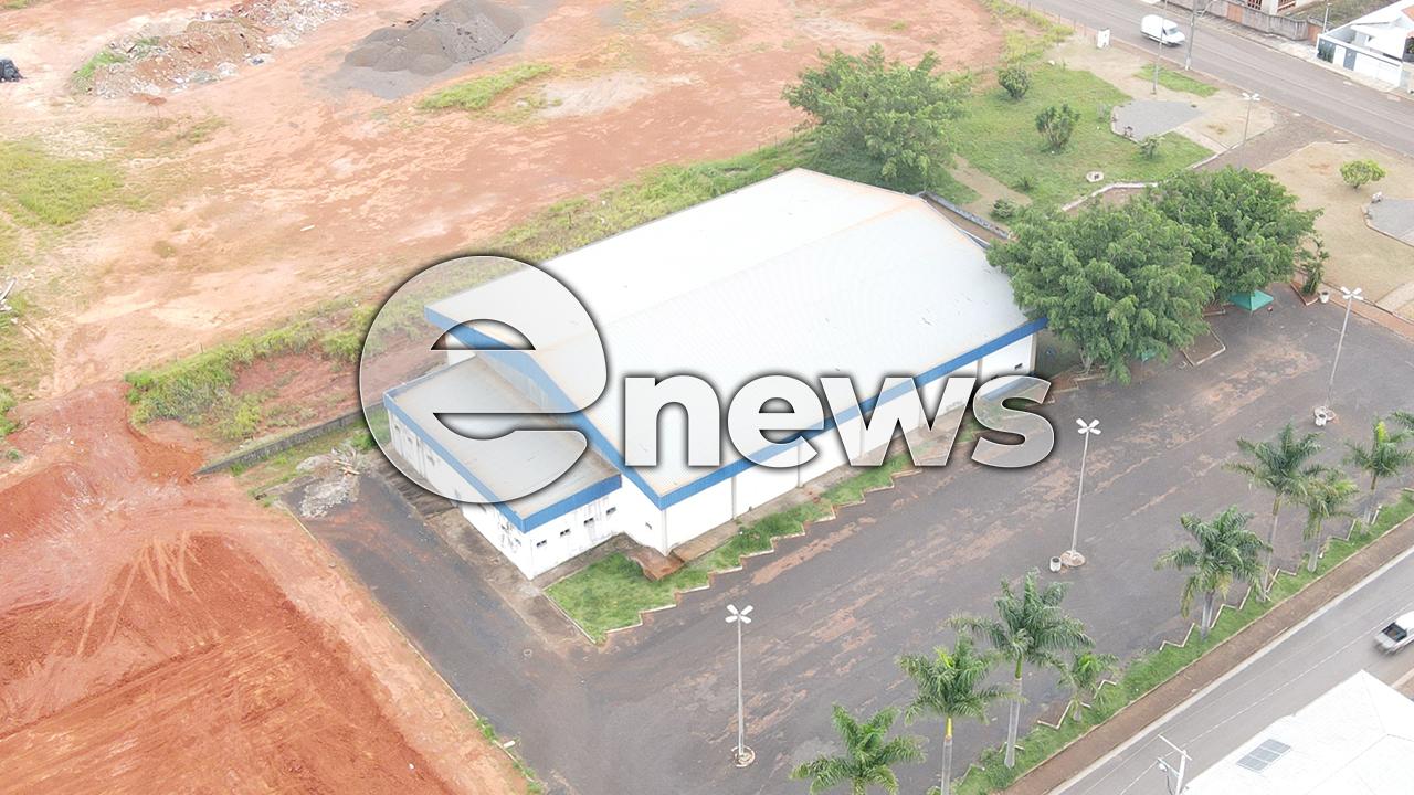 Homem é preso portando drogas na parte externa de ginásio em Campos Altos