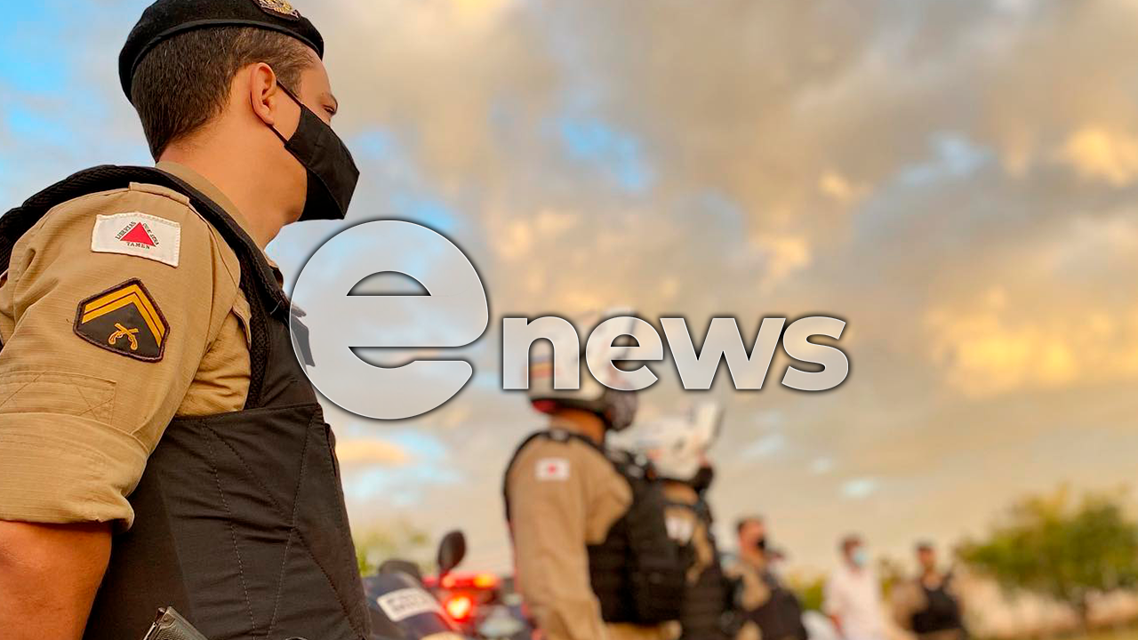 Homens portando drogas são presos pela PM em Campos Altos; indivíduos dormiam próximo à um posto de combustível