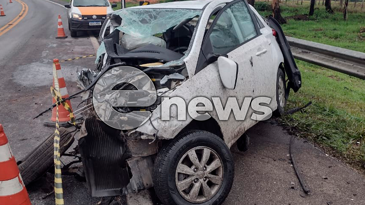 Irmãos morrem após colisão entre carro e carreta na MG-050