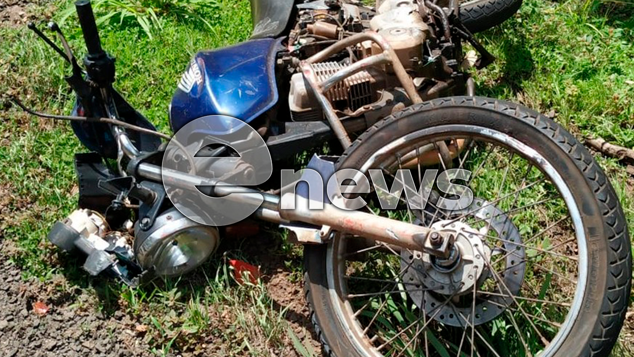 Motociclista morre ao colidir frontalmente com carreta bitrem na BR-262