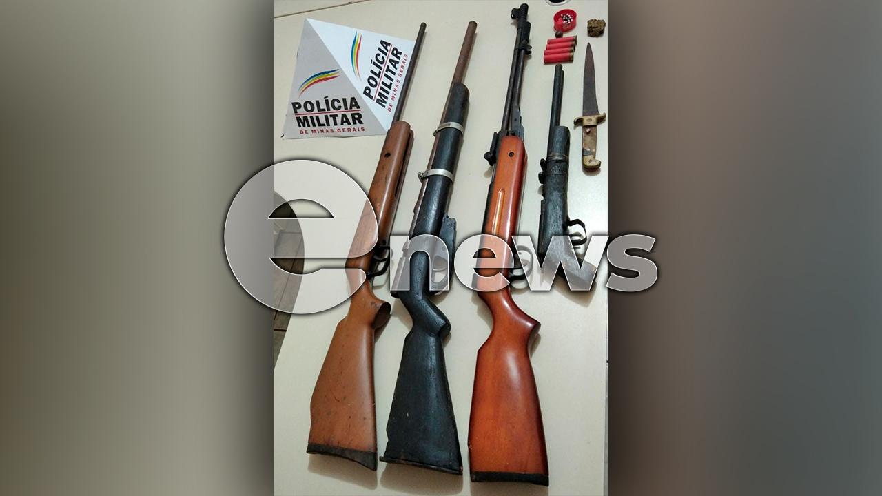 Homem é preso por agredir a companheira, em Campos Altos; armas de fogo foram apreendidas