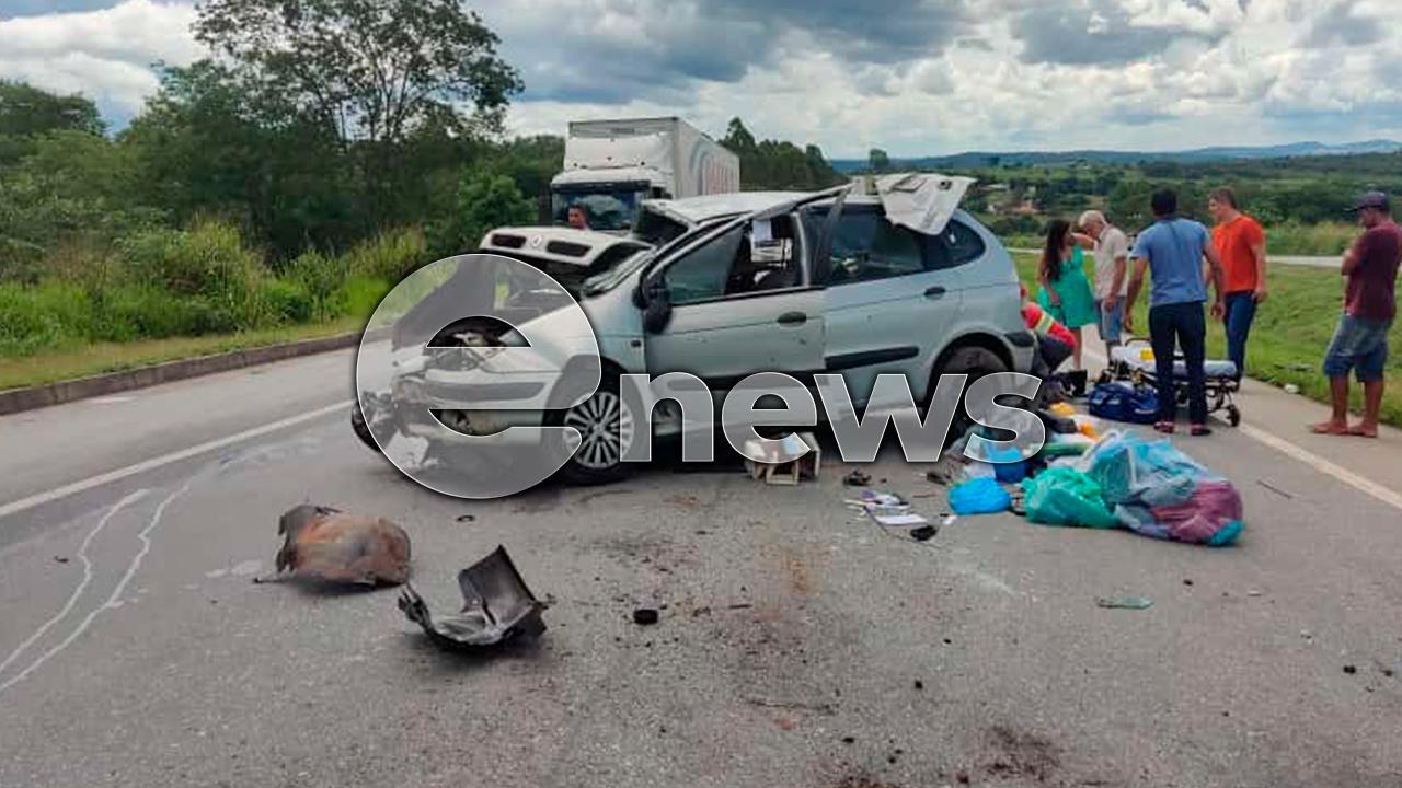 Menina de 8 anos morre após carro capotar na BR-262