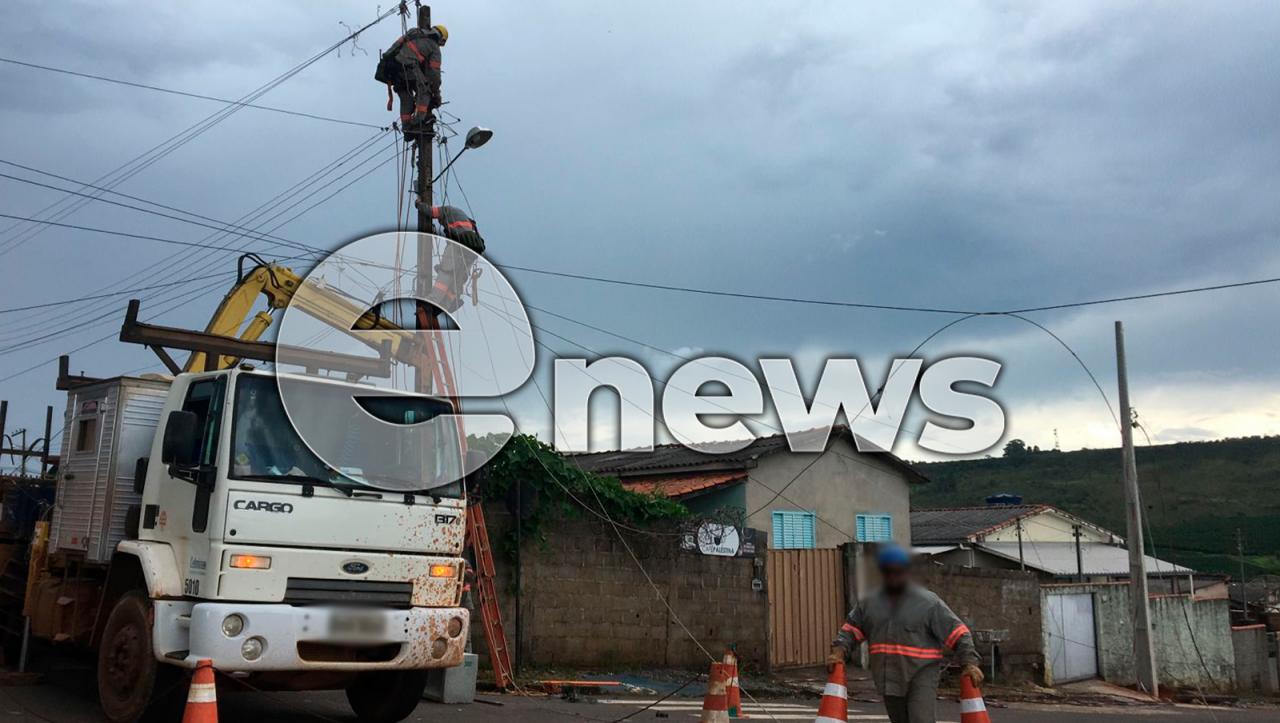 Após acidente em via de Campos Altos, serviço de fornecimento de energia deve ser normalizado nesta tarde