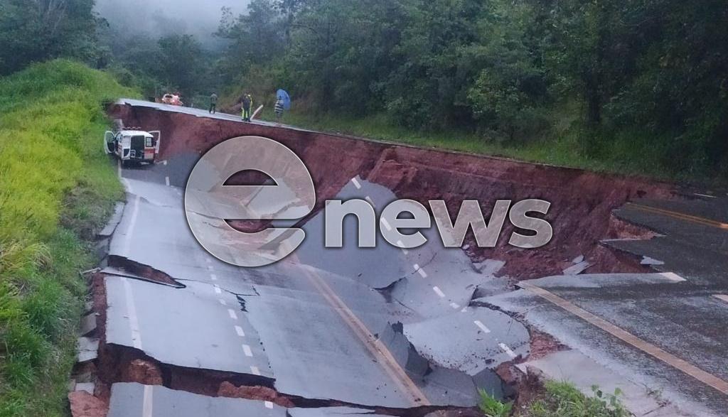 Cratera se abre na LMG-743 e interdita completamente a via, em Patos de Minas