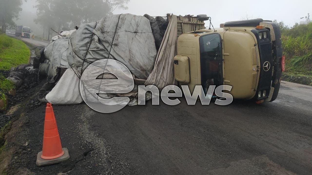 Irregularidade na pista provoca acidente na BR-262