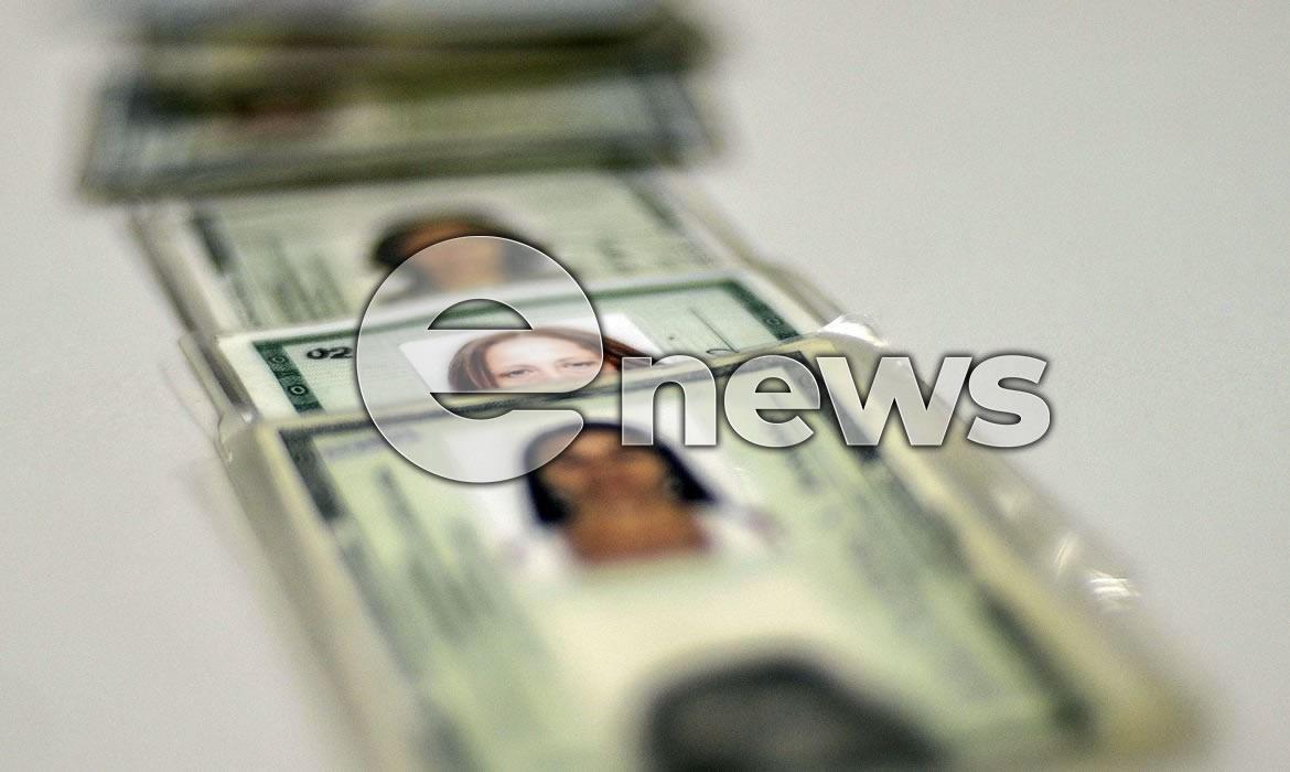 Taxa para emissão da 2ª via da carteira de identidade sobe 20% e chega a quase R$ 100 em Minas