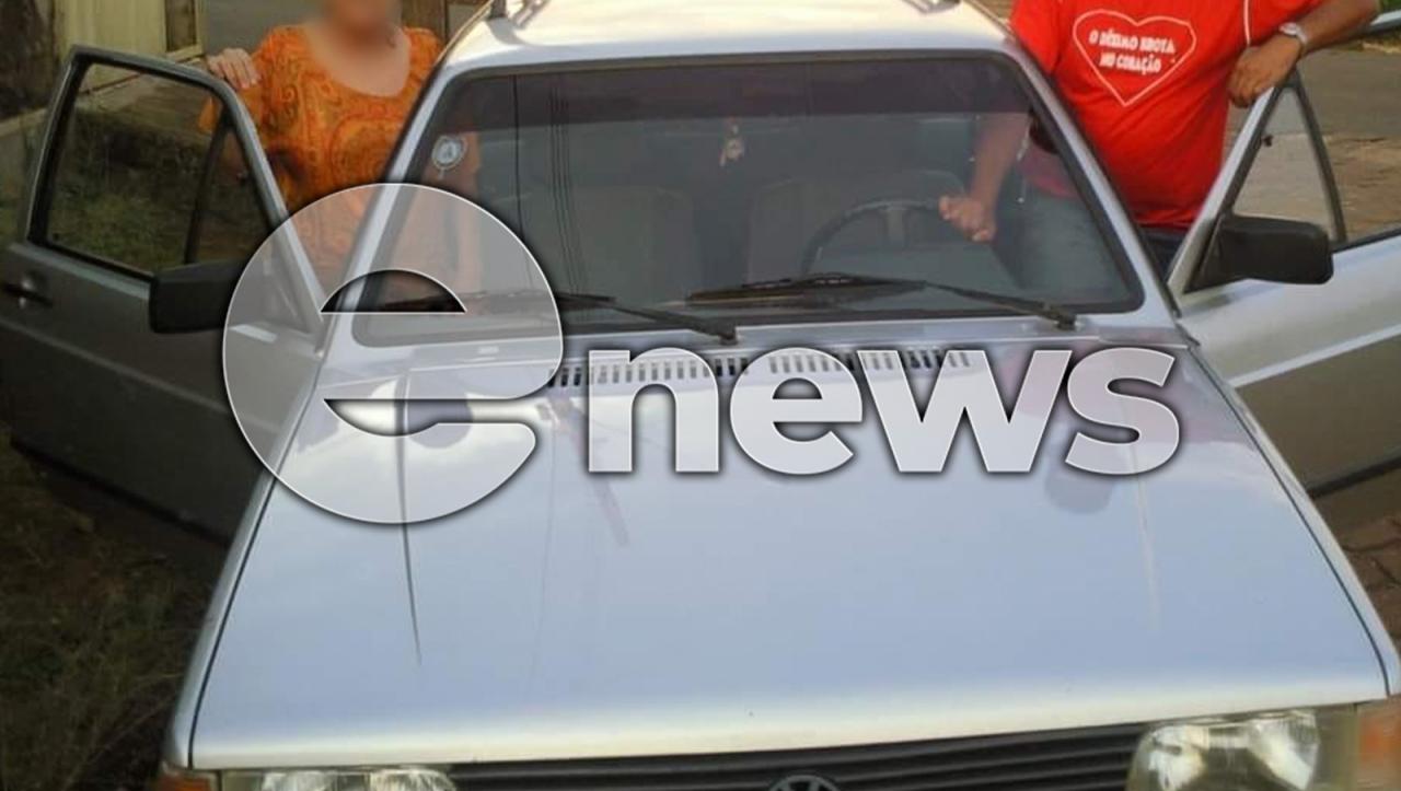 Com estragos e placas adulteradas com fita, veículo que havia sido furtado em Campos Altos é localizado