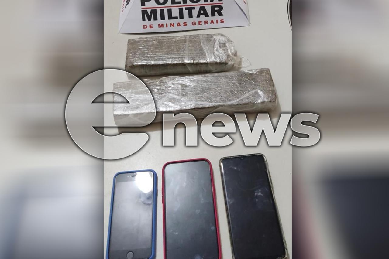 Polícia Militar de Campos Altos prende dupla transportando barras de maconha em ônibus, no município