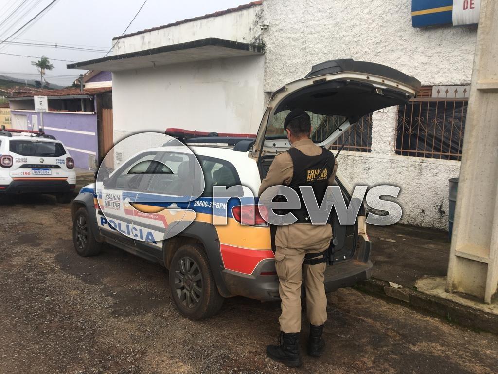 Em Campos Altos: PM prende homem de 47 anos foragido da justiça, após patrulhamento na zona rural do município