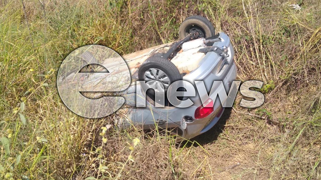 Carro com mãe e filho capota na LMG-891 em Córrego Danta