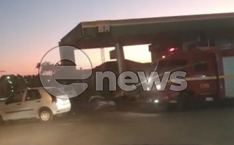 Colisão envolvendo dois veículos é registrada em cruzamento, em Campos Altos