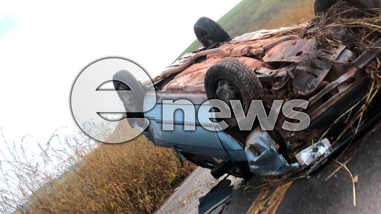 Jovem morre após carro capotar em estrada entre Bambuí e Medeiros