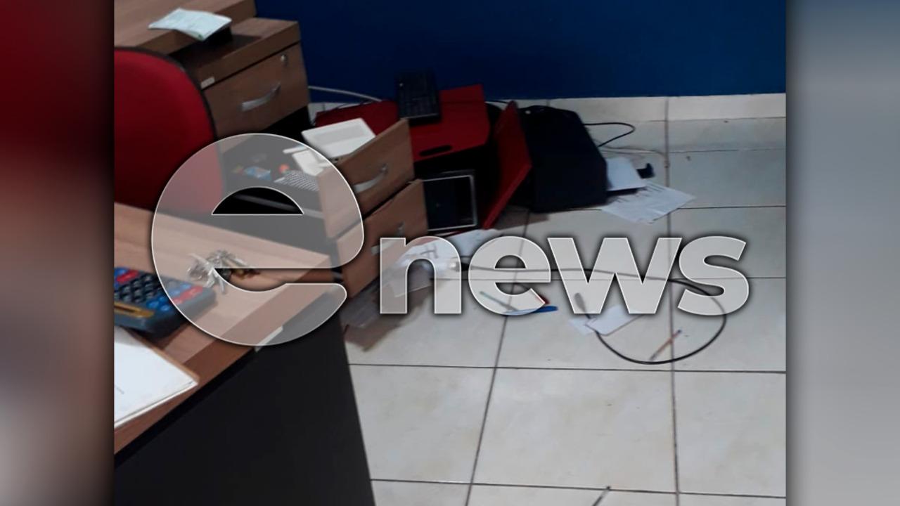 Loja de serviços de internet é furtada, no Centro de Campos Altos