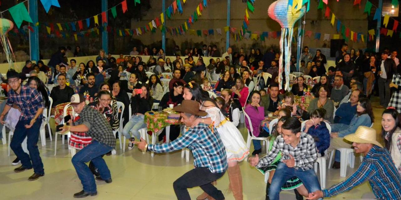 “Festa Junina do Rotary Club” reúne centenas de pessoas em Campos Altos