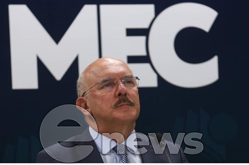 Milton Ribeiro é preso em operação que investiga tráfico de influência no MEC