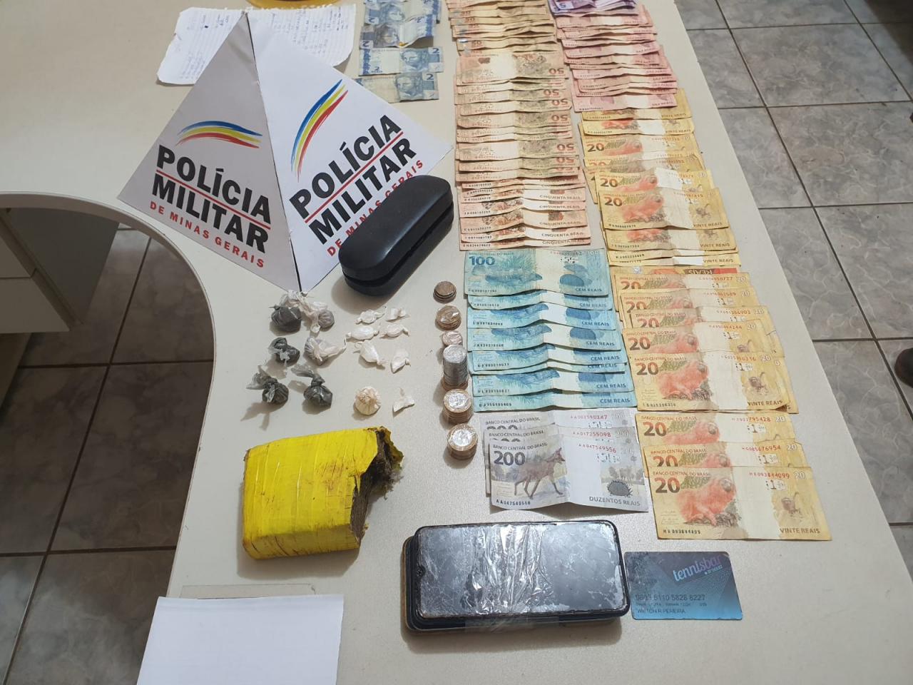 POLÍCIA MILITAR PRENDE SUSPEITO DE TRÁFICO DE DROGAS EM CAMPOS ALTOS