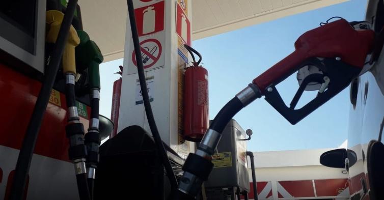 Redução do ICMS para gasolina, internet e energia entra em vigor em Minas e pode derrubar preços