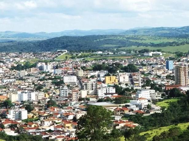 Explosão em fábrica de fogos de artifício deixa mortos em Santo Antônio do Monte