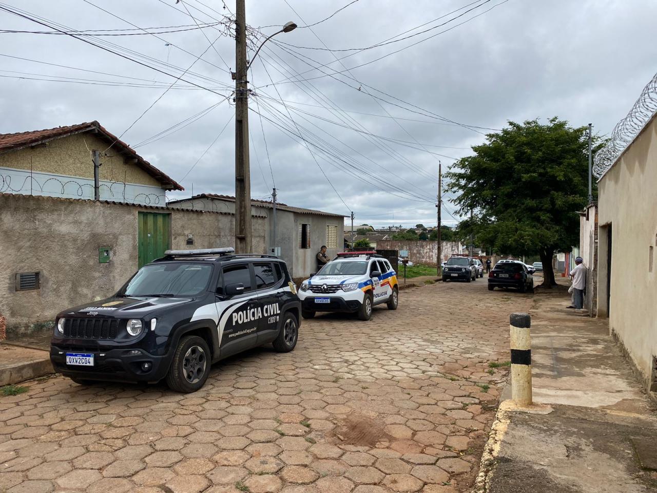 Casal é preso em operação desencadeada pela PM e PC, em Campos Altos