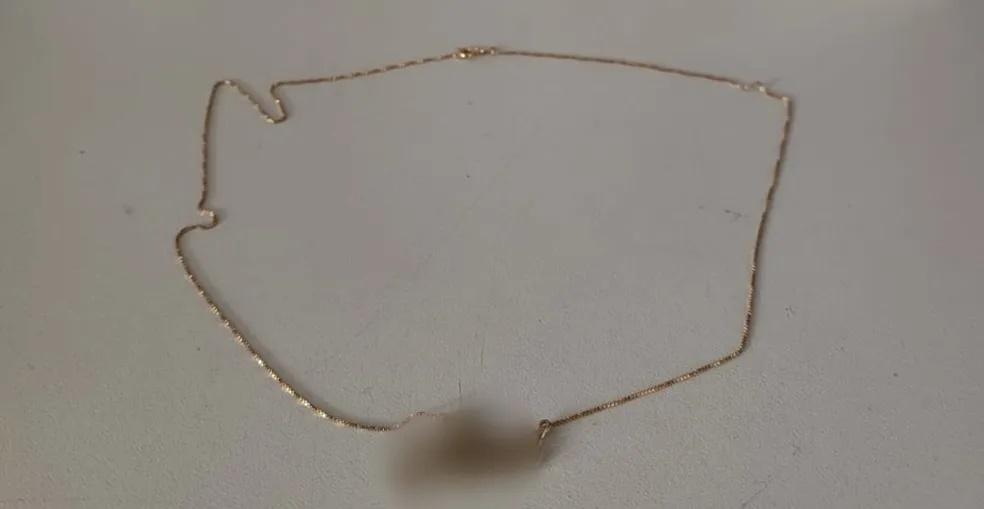 Ladrão faz limpa em residência e furta R$ 10 mil em roupas e joias em Patrocínio