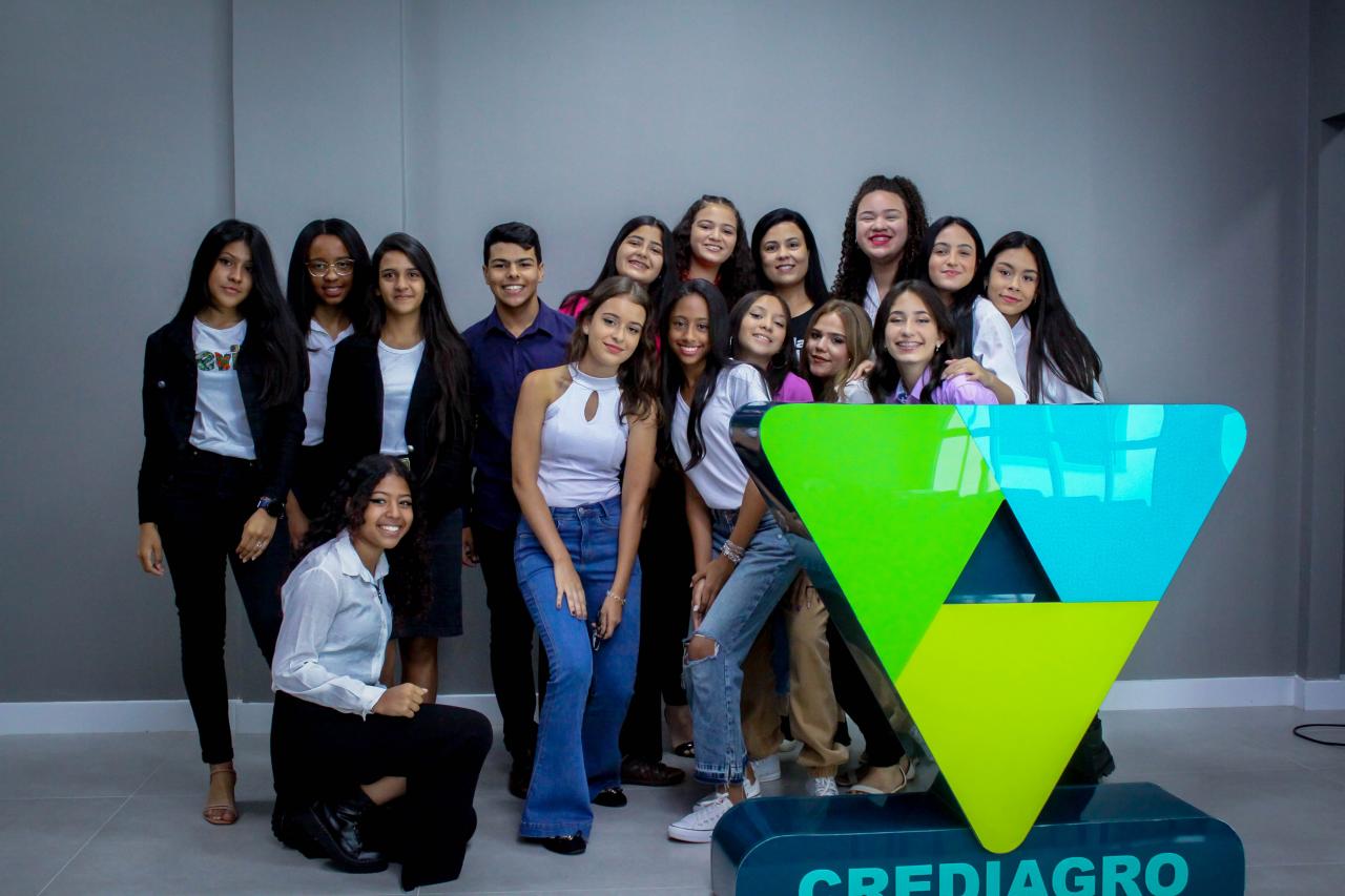 Seminário desenvolvido pela professora Josiane Alves e pelo Sicoob Crediagro reúne centenas de alunos em Campos Altos