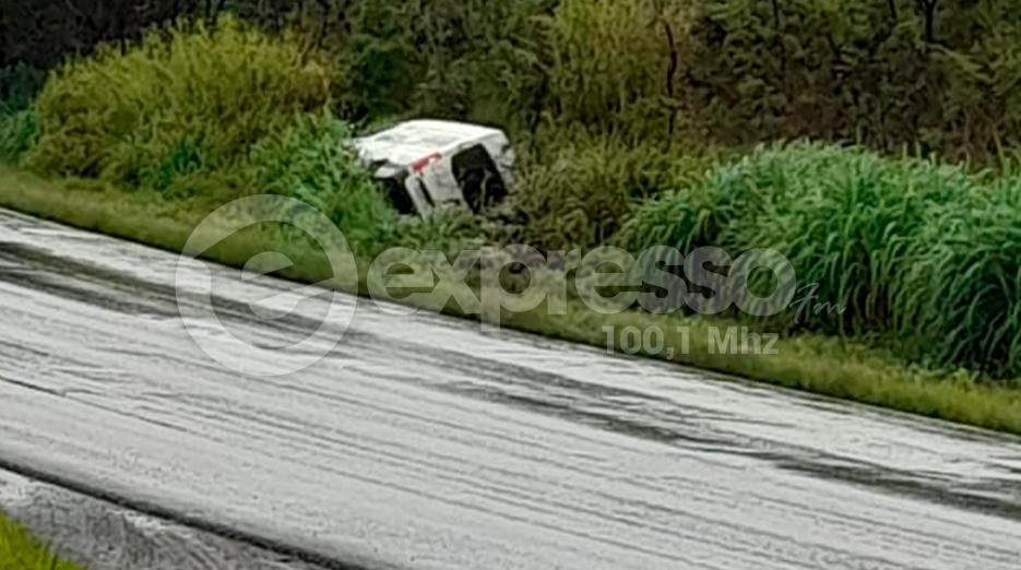 Acidentes são registrados na rodovia por conta do tempo chuvoso, no município de Campos Altos