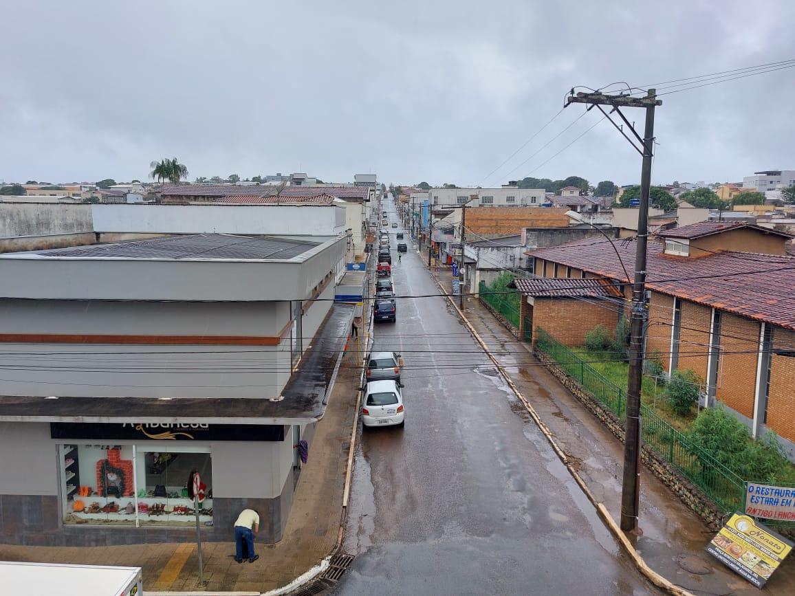 Campos Altos tem quarta-feira marcada por tempo chuvoso, que deve continuar pelos próximos dias