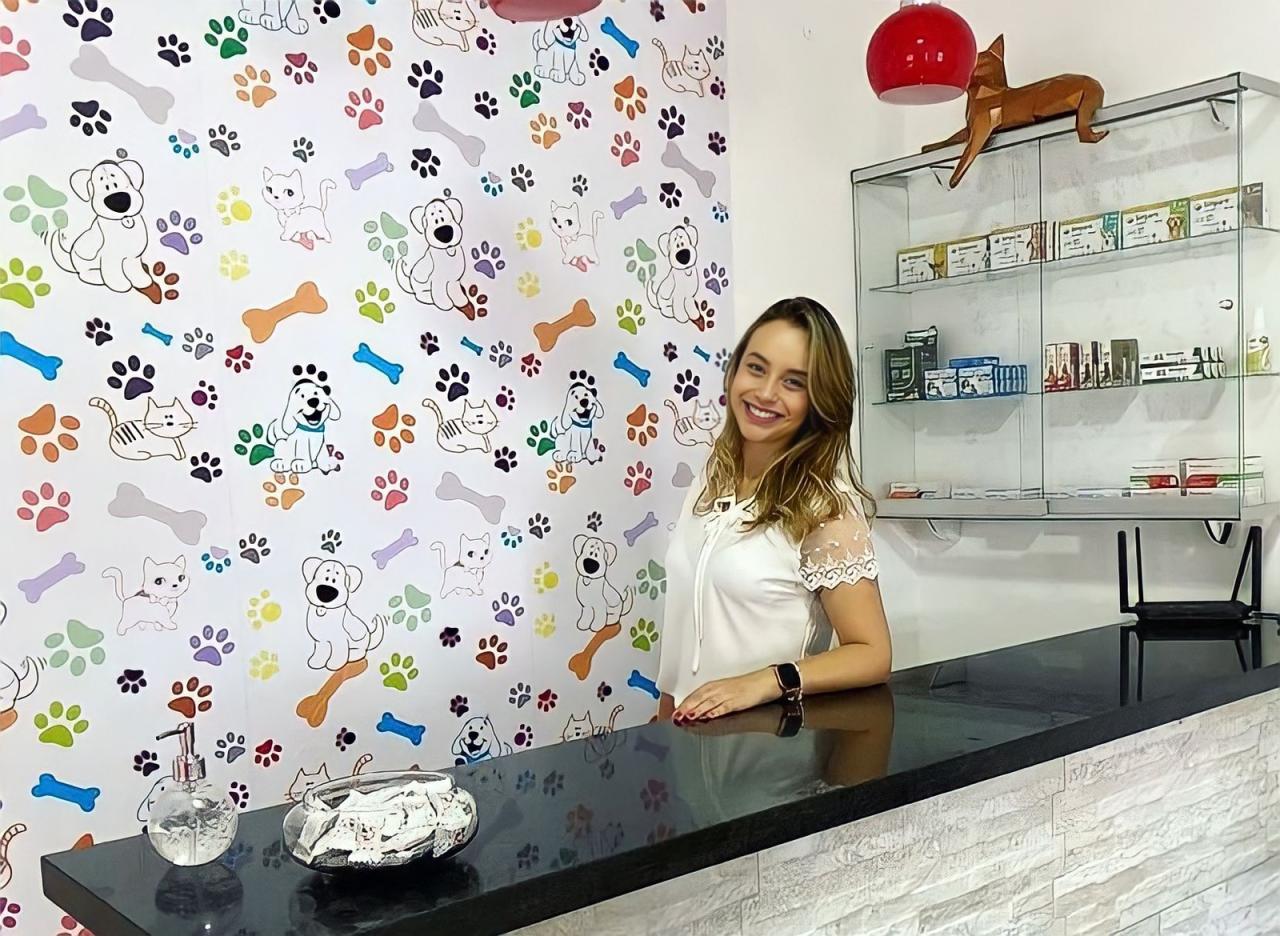 Doutora Fernanda Corrêa dá dicas de como diminuir o estresse dos pets por conta dos fogos no Réveillon