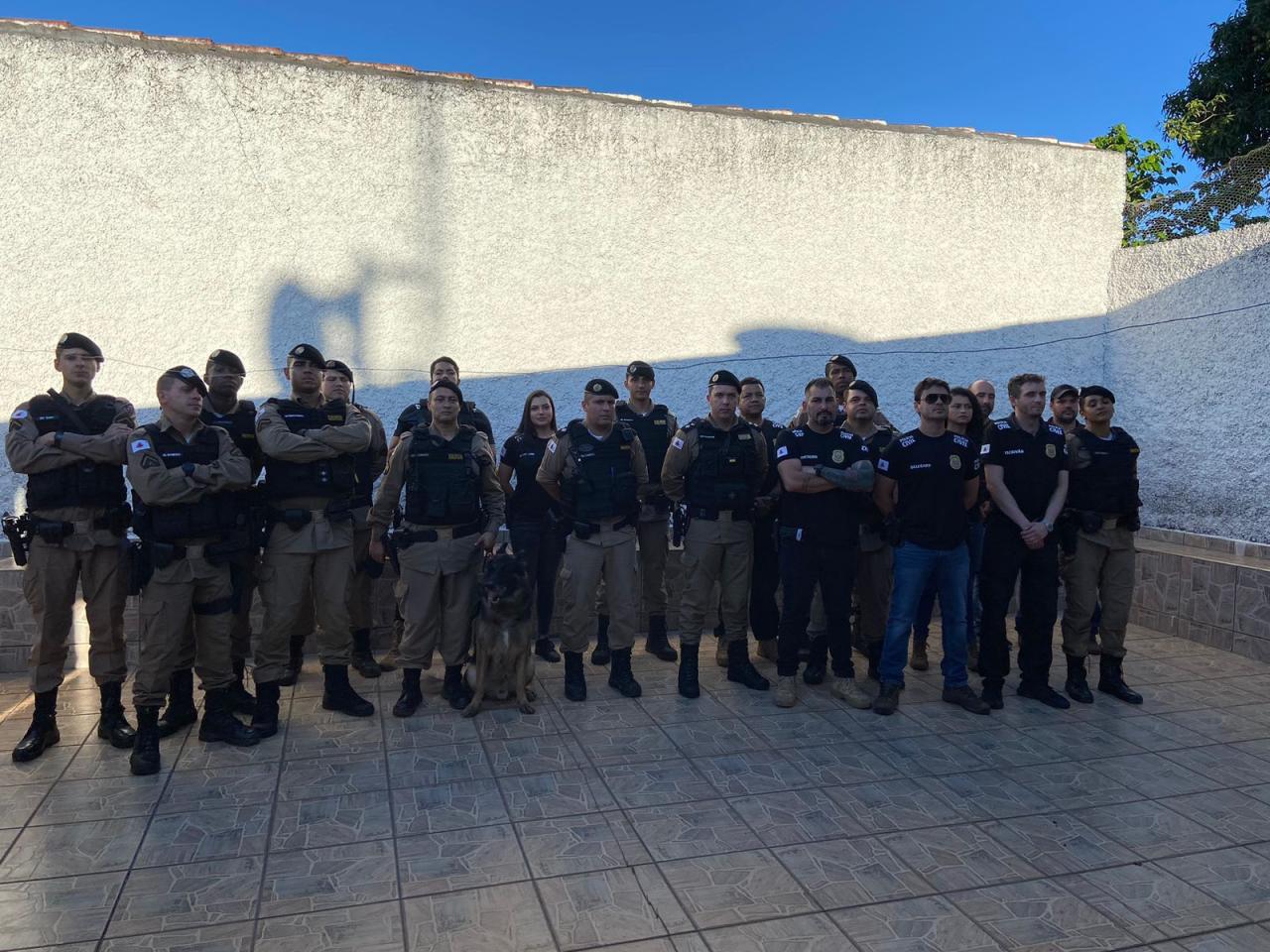 PM e PC desencadeiam operação em conjunto em Campos Altos, e nove pessoas são presas