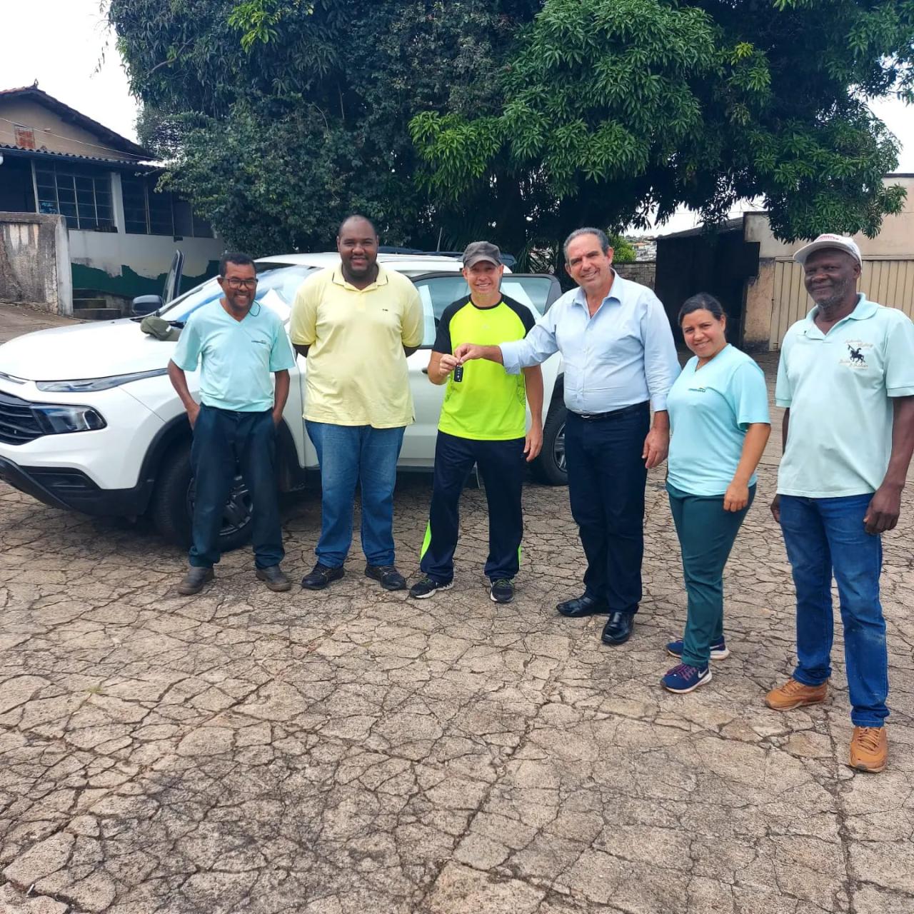 Prefeitura Municipal adquire novo veículo para a Secretaria de Esportes e Lazer de Campos Altos