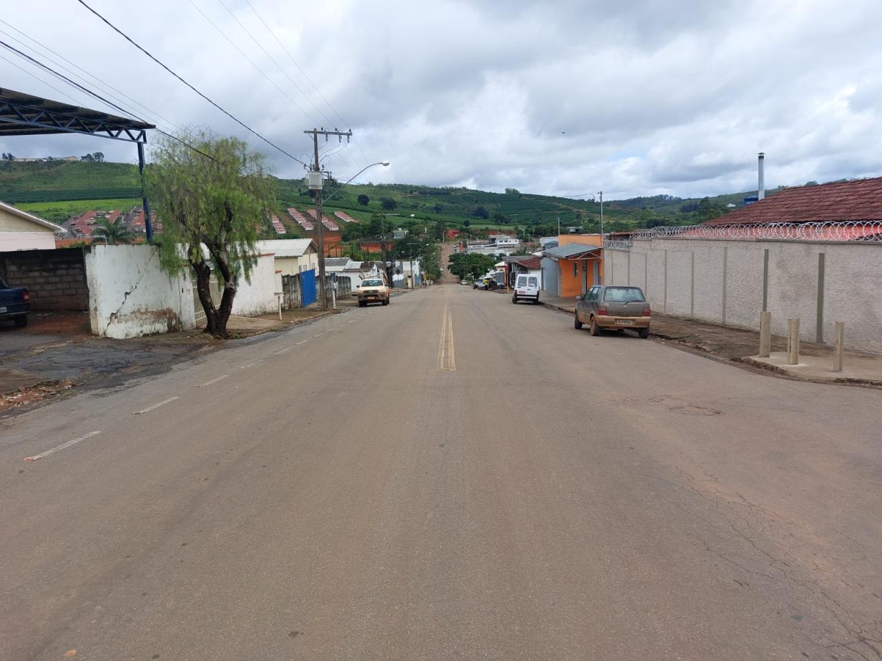 Utilizando arma branca, criminosos assaltam padaria em Campos Altos