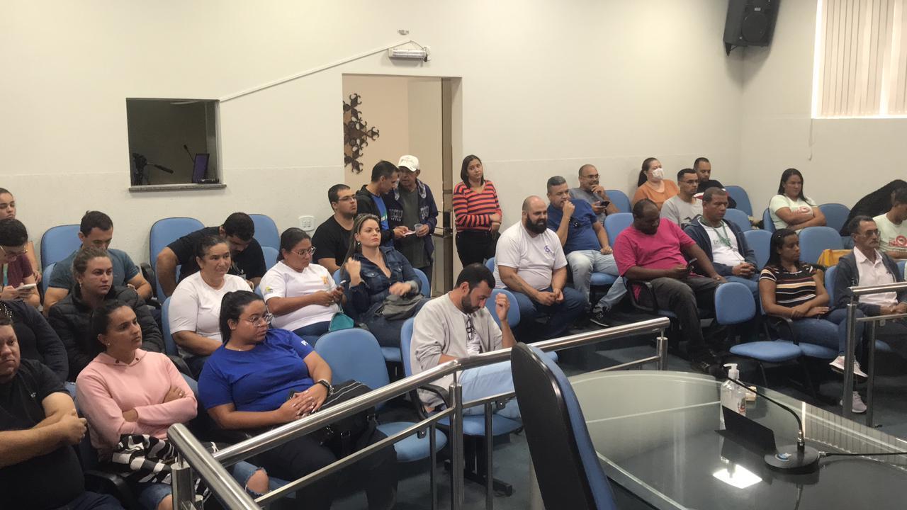 Audiência pública para tratar de assuntos referentes a abastecimento de água é realizada na Câmara Municipal