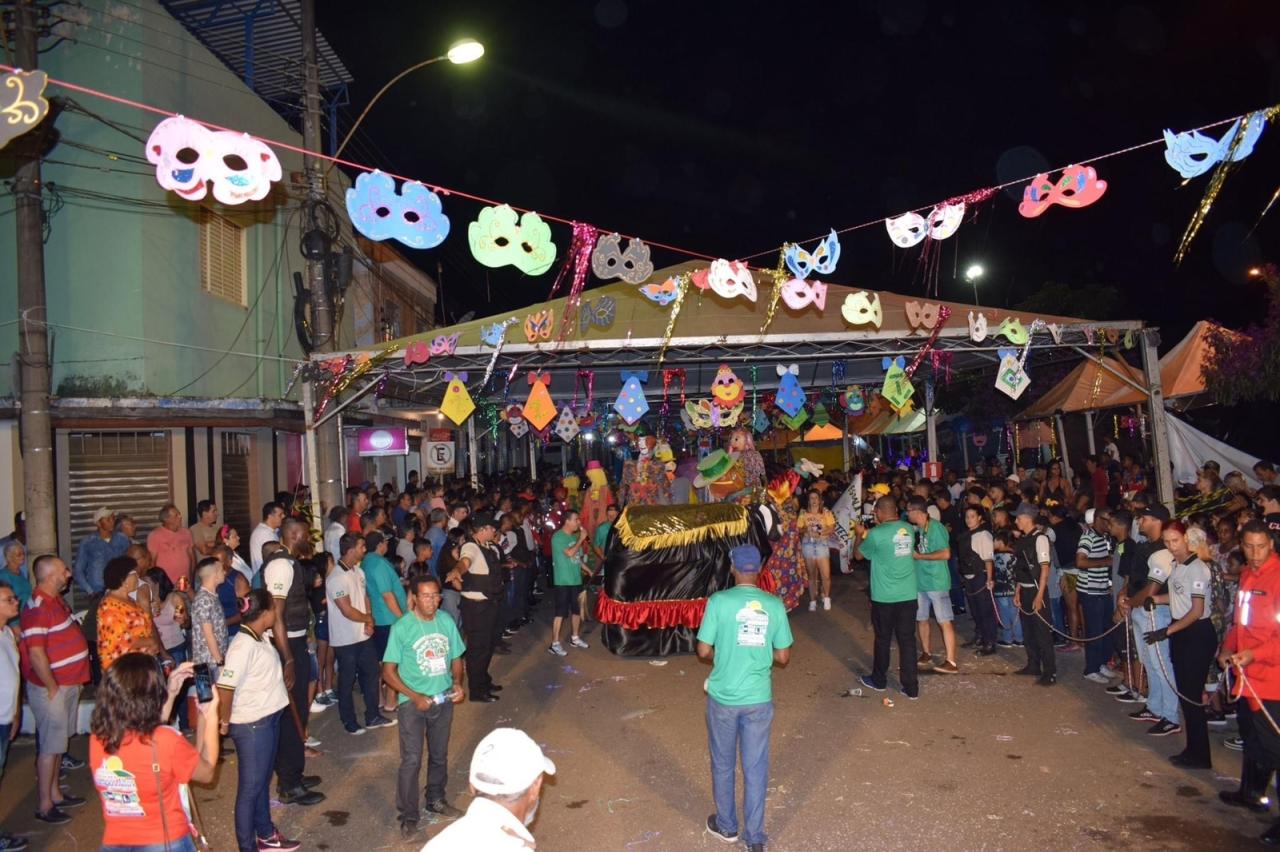 Com quatro dias de folia, Carnaval de Rua de Campos Altos está de volta