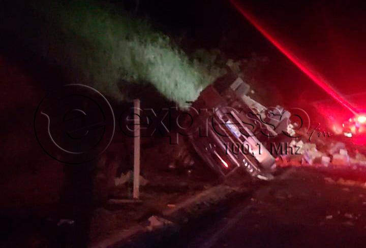 Motorista morre após caminhão tombar na BR-354 em Santa Rosa da Serra