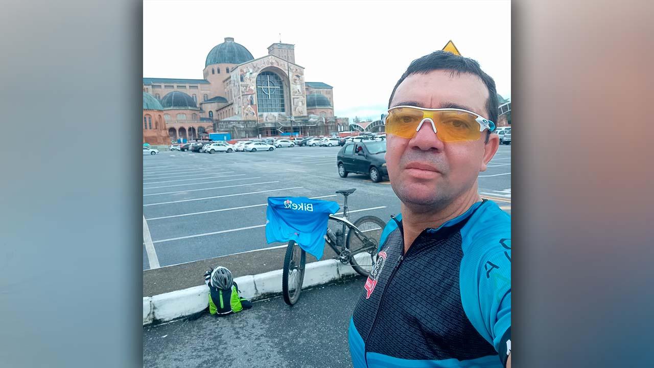 Pela quarta vez, campos-altense vai pedalando até Aparecida do Norte, para agradecer por bênçãos recebidas