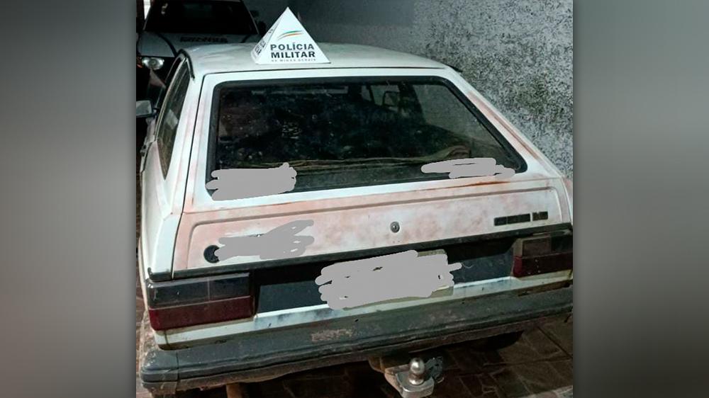 Suspeitos de invadir casas em Campos Altos abandonaram veículo furtado após avistarem PM