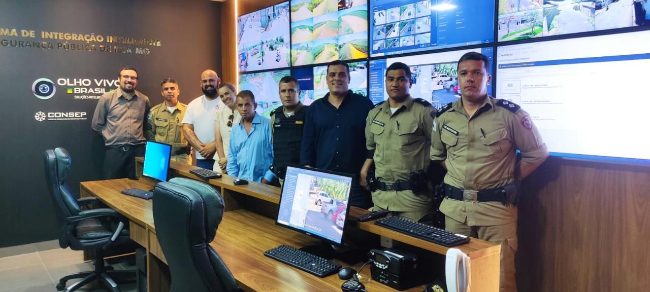 Comandante da PM de Campos Altos vai à Ibiá com autoridades, para conhecer sistema de videomonitoramento