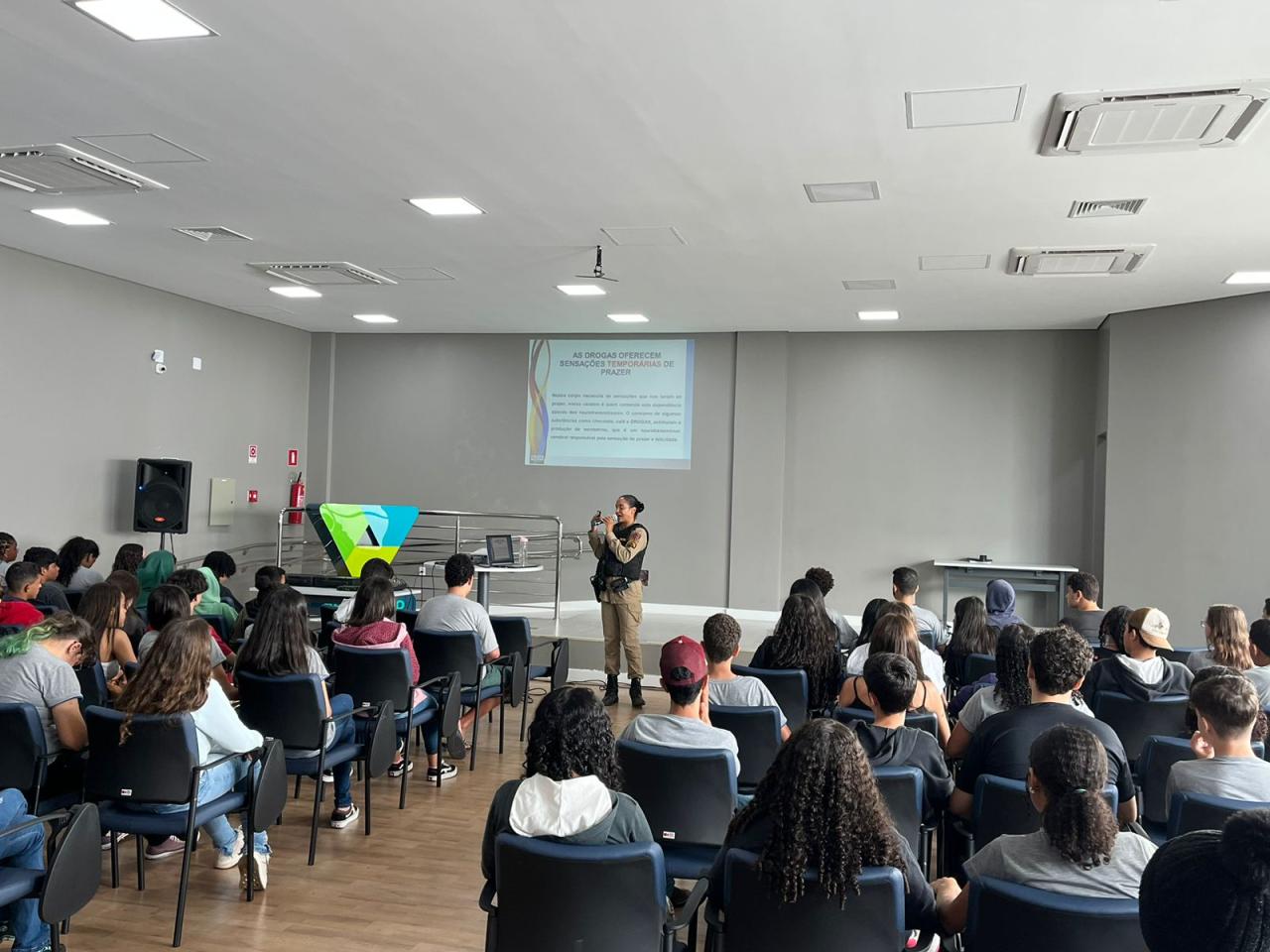 Polícia Militar de Campos Altos promove palestra sobre combate ao uso de drogas