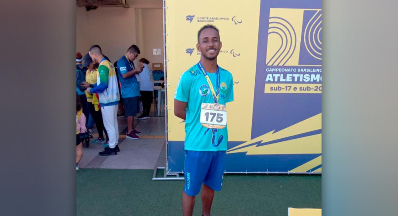 Campos-altense de 17 anos participa de Campeonato Paralímpico Nacional e conquista medalhas de prata