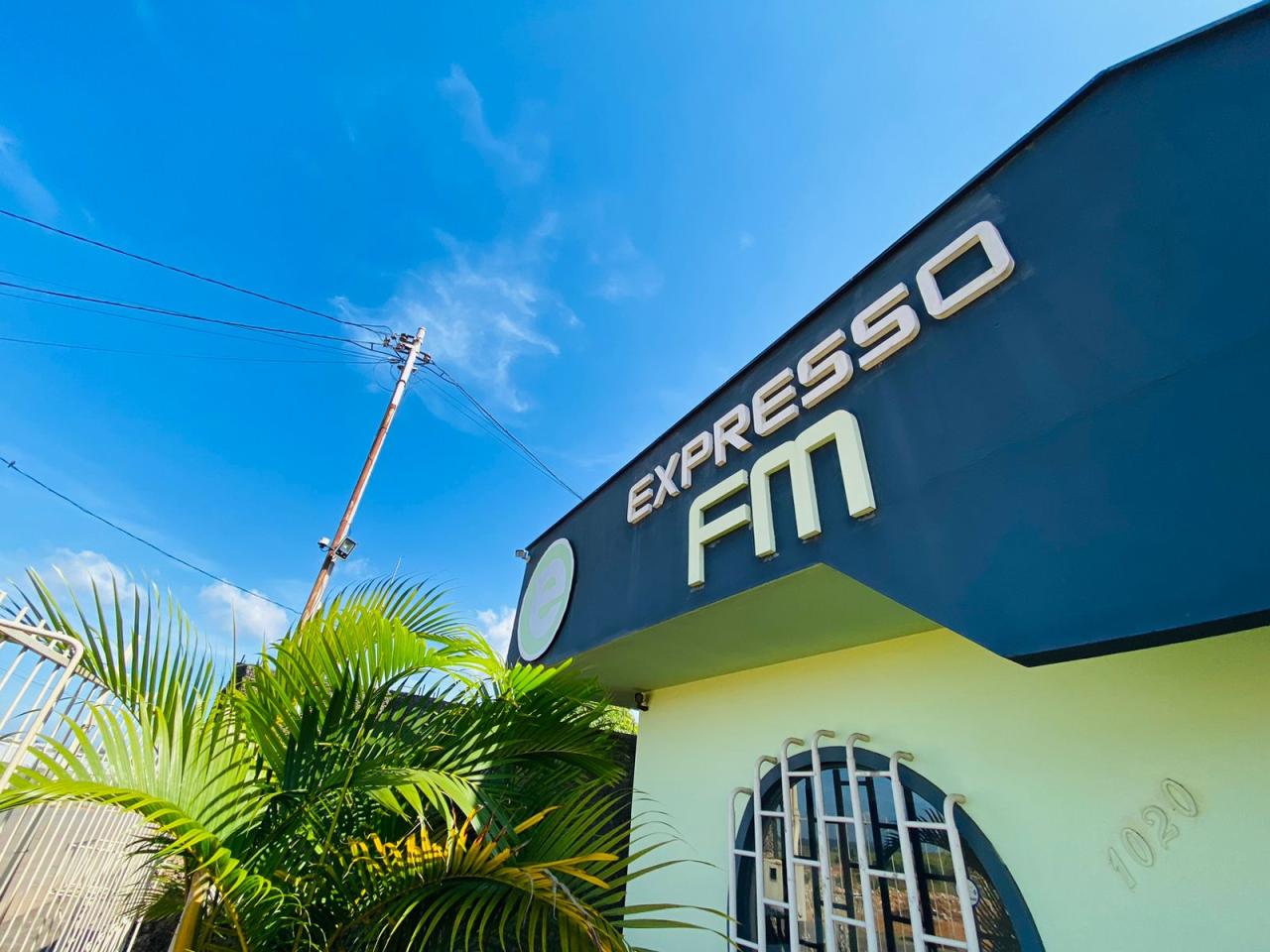 Rádio Expresso FM deve ter programação paralisada na próxima terça (16/05) por conta de manutenção na rede elétrica