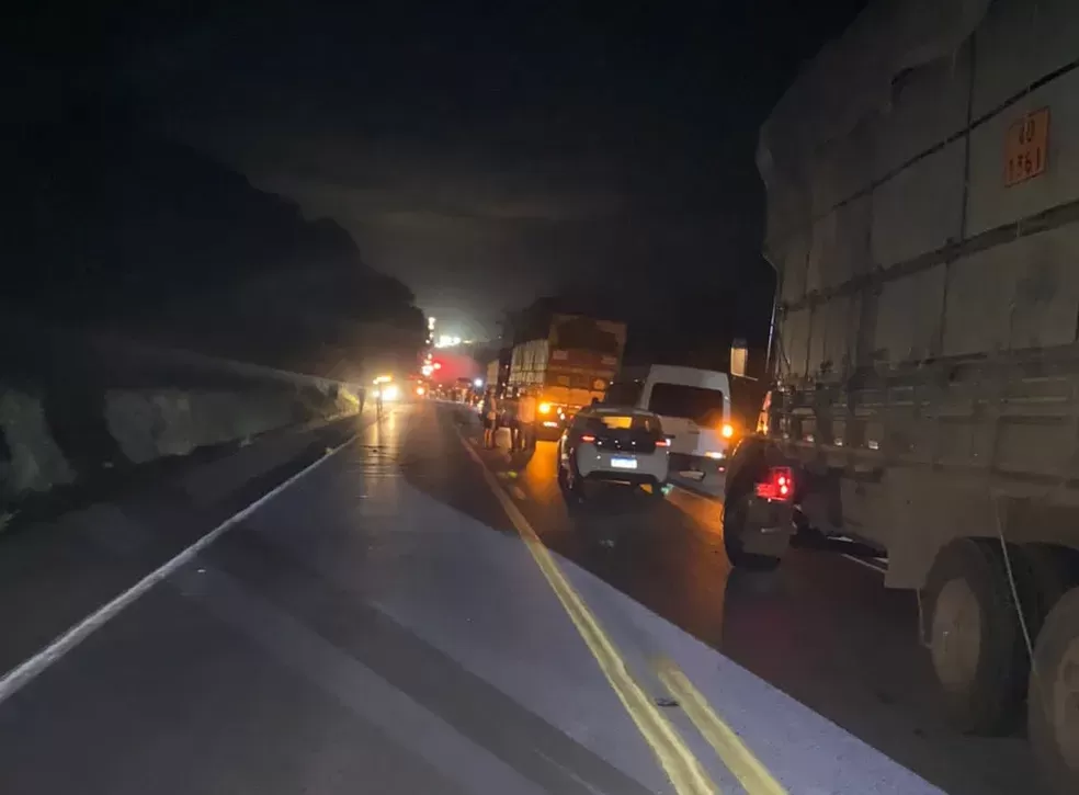 Série de acidentes deixa passageira de carro ferida na BR-262